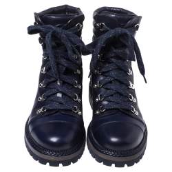 مملوكة مسبقًا حذاء بوت شانيل كومبات أربطة سي سي جلد مبطن أزرق مقاس 40