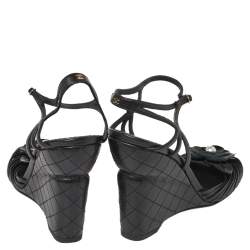 Pre Owned صندل شانيل سيور كاحل كعب روكى كاميليا جلد أسود مقاس 38