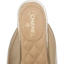 مملوكة مسبقًا Chanel Metallic Gold Leather Chain Detail CC Flat Mules Size 37