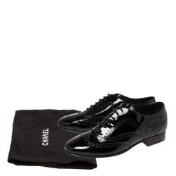 Pre Owned حذاء أكسفورد شانيل رباط علوي جلد بروغي لامع أسود مقاس 38
