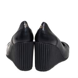 مملوكة مسبقًا حذاء كعب عالى شانيل غطاء مقدمة كعب روكى جلد أسود مقاس 38.5