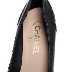 مملوكة مسبقًا حذاء كعب عالى شانيل غطاء مقدمة كعب روكى جلد أسود مقاس 38.5