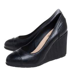 مملوكة مسبقًا حذاء كعب عالى شانيل غطاء مقدمة كعب روكى جلد أسود مقاس 38.5