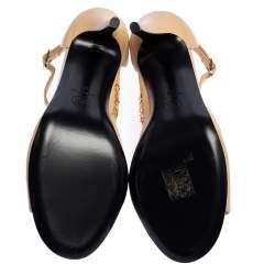 مملوكة مسبقًا صندل شانيل جلد بيج مبطن بحزام للكاحل مقاس 37