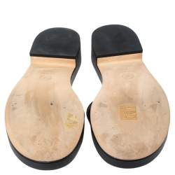 Pre Owned صندل سلايد شانيل سي سي جلد أسود مبطن مقاس 38