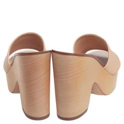 مملوكة مسبقًا حذاء سلايد شانيل جلد أسود/بيج مقدمة مفتوحة خشبي مقاس 38