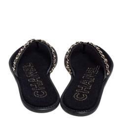 مملوكة مسبقًا Chanel Black Leather Chain Link Flip Flop Flats Size 38
