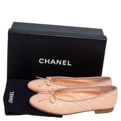مملوكة مسبقًا Chanel Beige Quilted Leather CC Cap Toe Bow Flats Size 38