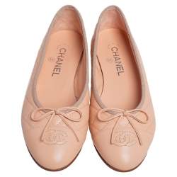 مملوكة مسبقًا Chanel Beige Quilted Leather CC Cap Toe Bow Flats Size 38