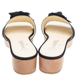 مملوكة مسبقًا Chanel Black Canvas Camelia CC Slides Sandals Size 39