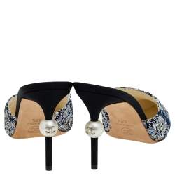 مملوكة مسبقًا Chanel Black/Blue Tweed And Grosgrain Pointed Toe CC Pearl Embellished Heel Mule Sandals Size 37.5