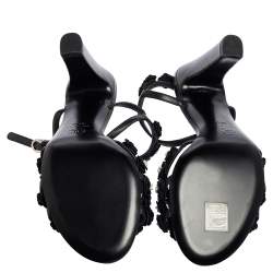 مملوكة مسبقًا  صندل شانيل كاميليا أبليكي جلد أسود سير كاحل مقاس 38