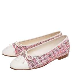 مملوكة مسبقًا Chanel Cream/Pink Tweed And Leather CC Cap Toe Bow Ballet Flats Size 37