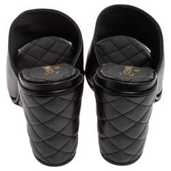 مملوكة مسبقًا Chanel Black Leather CC Wedge Mules Size 40