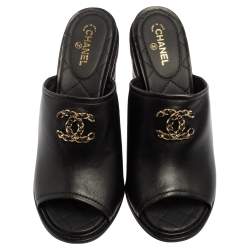 مملوكة مسبقًا Chanel Black Leather CC Wedge Mules Size 40