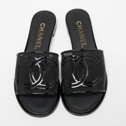 Pre Owned حذاء فلات سلايدز شانيل جلد لامع وشبك أسود بشعار سي سي مقاس 37