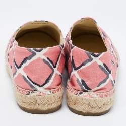 Pre Owned Chanel Pink/Black Printed Canvas and Fabric CC Cap-Toe Flat Espadrilles Size 40
