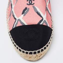 Pre Owned Chanel Pink/Black Printed Canvas and Fabric CC Cap-Toe Flat Espadrilles Size 40