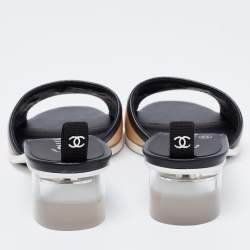 مملوكة مسبقًا Chanel Beige/Black Leather Logo Slide Sandals Size 40.5