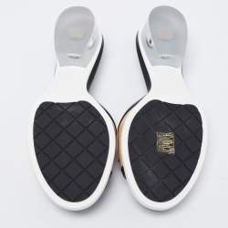 مملوكة مسبقًا Chanel Beige/Black Leather Logo Slide Sandals Size 40.5