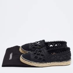 Pre Owned Chanel Black Woven Raffia and Grosgrain Fabric CC Cap Toe Flat Espadrilles Size 38