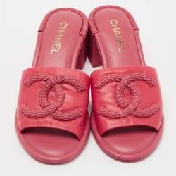 مملوكة مسبقًا Chanel Pink  Leather CC Embraided Slide Sandals Size 38