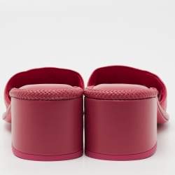 مملوكة مسبقًا Chanel Pink  Leather CC Embraided Slide Sandals Size 38