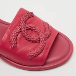 مملوكة مسبقًا Chanel Pink  Leather CC Embraided Slide Sandals Size 38