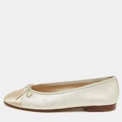 Pre Owned Chanel Light Gold Textured Leather and Satin CC Cap Toe Bow Ballet Flats Size 39