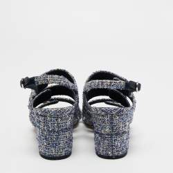 Pre Owned Chanel Blue/White Tweed and Leather CC Turn Lock Strappy Slingback Sandals Size 38.5