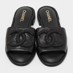 مملوكة مسبقًا Chanel Black Leather CC Flat Slides Size 39