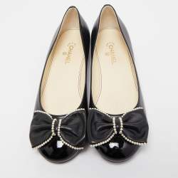 Pre Owned Chanel Black Leather Pearl Embellished Bow CC Cap Toe Ballet Flats Size 37