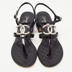 مملوكة مسبقًا Chanel Black Patent Leather Embellished CC Ankle Strap Block Heel Sandals Size 37