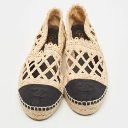 Pre Owned Chanel Beige/Black Laser Cut Raffia and CC Canvas Espadrille Flats Size 40