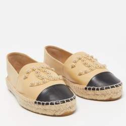 Pre Owned Chanel Beige/Black Leather Camellia CC Stud Espadrilles Size 40