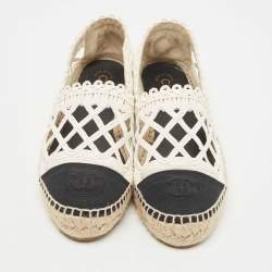 Chanel White/Black Canvas and Raffia Interlocking CC Logo Espadrilles Size 40