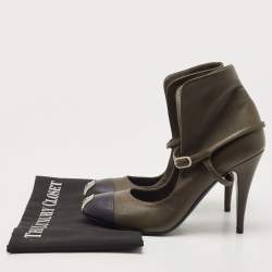 Pre Owned Chanel Green/Black Leather May Jane Pumps Size 38.5