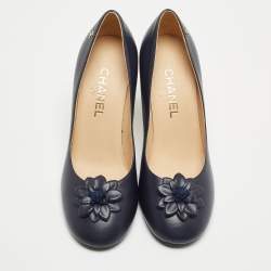 Pre Owned Chanel Navy Blue Leather Camelia Applique Pumps Size 39