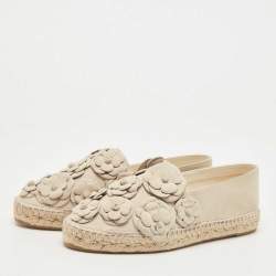 Pre Owned Chanel Grey Nubuck Leather CC Camelia Espadrille Flats Size 41