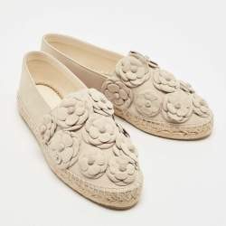 Pre Owned Chanel Grey Nubuck Leather CC Camelia Espadrille Flats Size 41