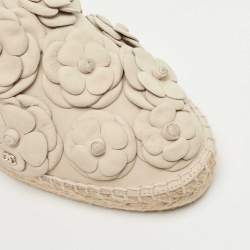Pre Owned Chanel Grey Nubuck Leather CC Camelia Espadrille Flats Size 41