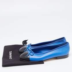 مملوكة مسبقًا Chanel Blue/Black Leather CC Ballet Flats Size 36