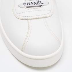 Pre Owned Chanel White/Black Leather Low Top Sneakers Size 39.5