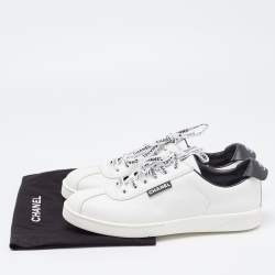 Pre Owned Chanel White/Black Leather Low Top Sneakers Size 39.5