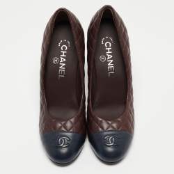 Pre Owned Chanel Burgundy/Navy Blue Quilted Leather CC Cap Toe Pumps Size 38.5