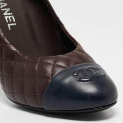 Pre Owned Chanel Burgundy/Navy Blue Quilted Leather CC Cap Toe Pumps Size 38.5