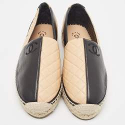 Pre Owned Chanel Beige/Black Quilted Leather CC Espadrille Size 41