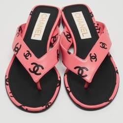 Pre Owned Chanel Pink/Black CC Print Leather Thong Sandals Size 36
