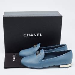 مملوكة مسبقًا Chanel Blue Leather CC Smoking Slippers Size 38