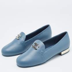 مملوكة مسبقًا Chanel Blue Leather CC Smoking Slippers Size 38